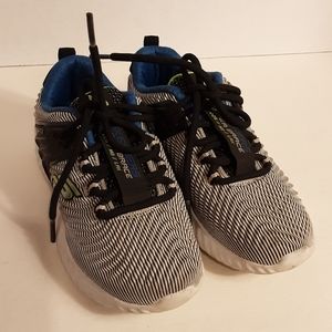 ❤❤❤BOYS SKECHERS SHOES SIZE 1❤❤❤